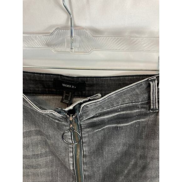 Forever 21 + Grey Distressed Zip Front Jeans size 20 - Picture 2 of 3